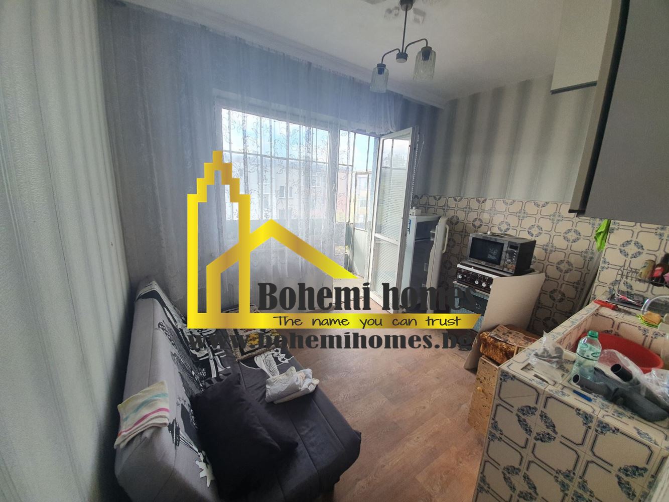Продава Двустаен Апартамент с Три отделни Помещения в Кършияка | Пловдив - 0