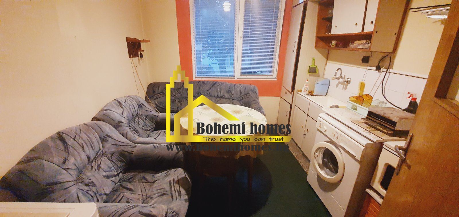 Продава Изгодно Тристаен Апартамент с Четири Помещения до Белите Брези в Кючук Париж | Пловдив - 0