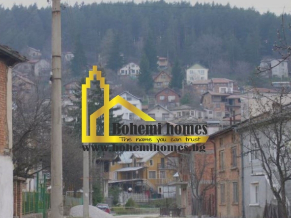 Продавам равен УПИ с 16 м. лице на главен път на 200м от Центъра в с.Бойково | Пловдив - 0