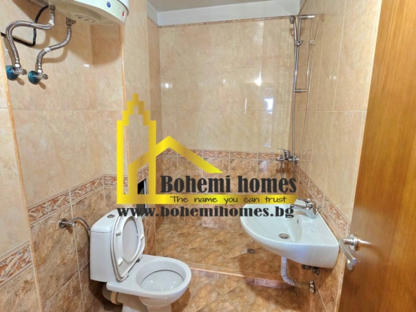 Продава Тристаен Тухлен Апартамент до Ключ до Военна Болница | Пловдив - 0