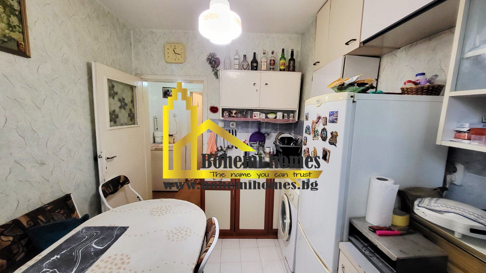 Продавам Обзаведен 3-стаен апартамент с 4-ри отделни помещения в Кършияка/Пловдив - 0