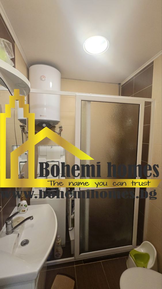 Продава Ексклузивно Двустаен Обзаведен Апартамент в Кючук Париж/Пловдив - 0