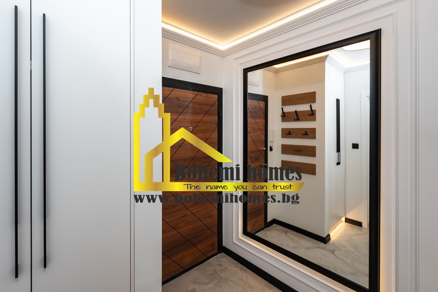 Чисто Нов Дизайнерски Обзаведен Двустаен Апартамент в Южен | Пловдив - 0