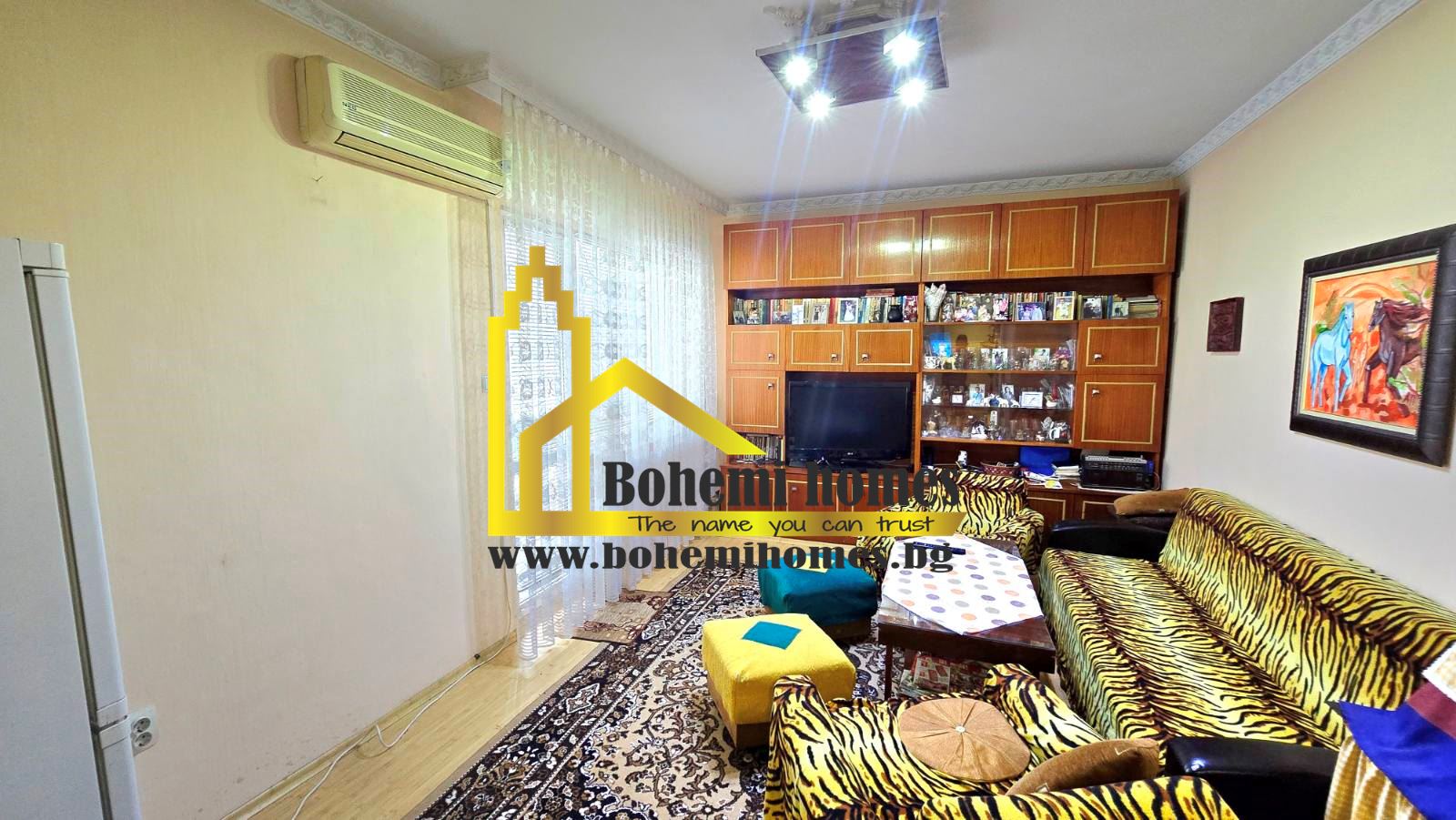 Продава Двустаен Апартамент с Три Непреходни Помещения до Стария Град в Центъра | Пловдив-0 Продава Двустаен Апартамент с Три Непреходни Помещения до Стария Град в Центъра | Пловдив - 0