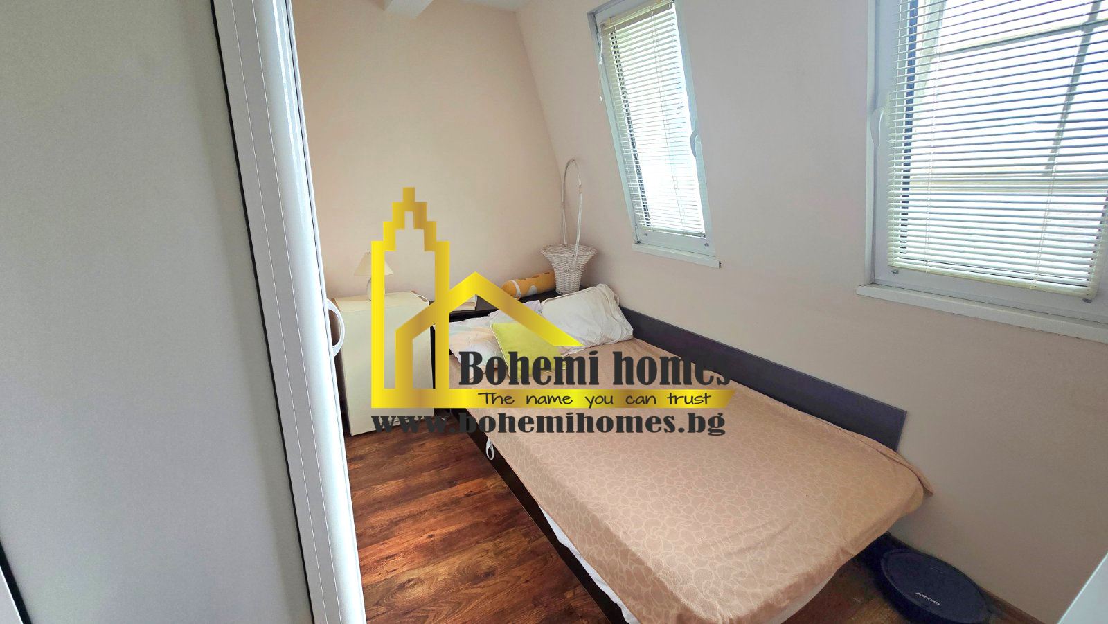 Продава Ексклузивно Двустаен Обзаведен Апартамент в Кючук Париж/Пловдив - 0