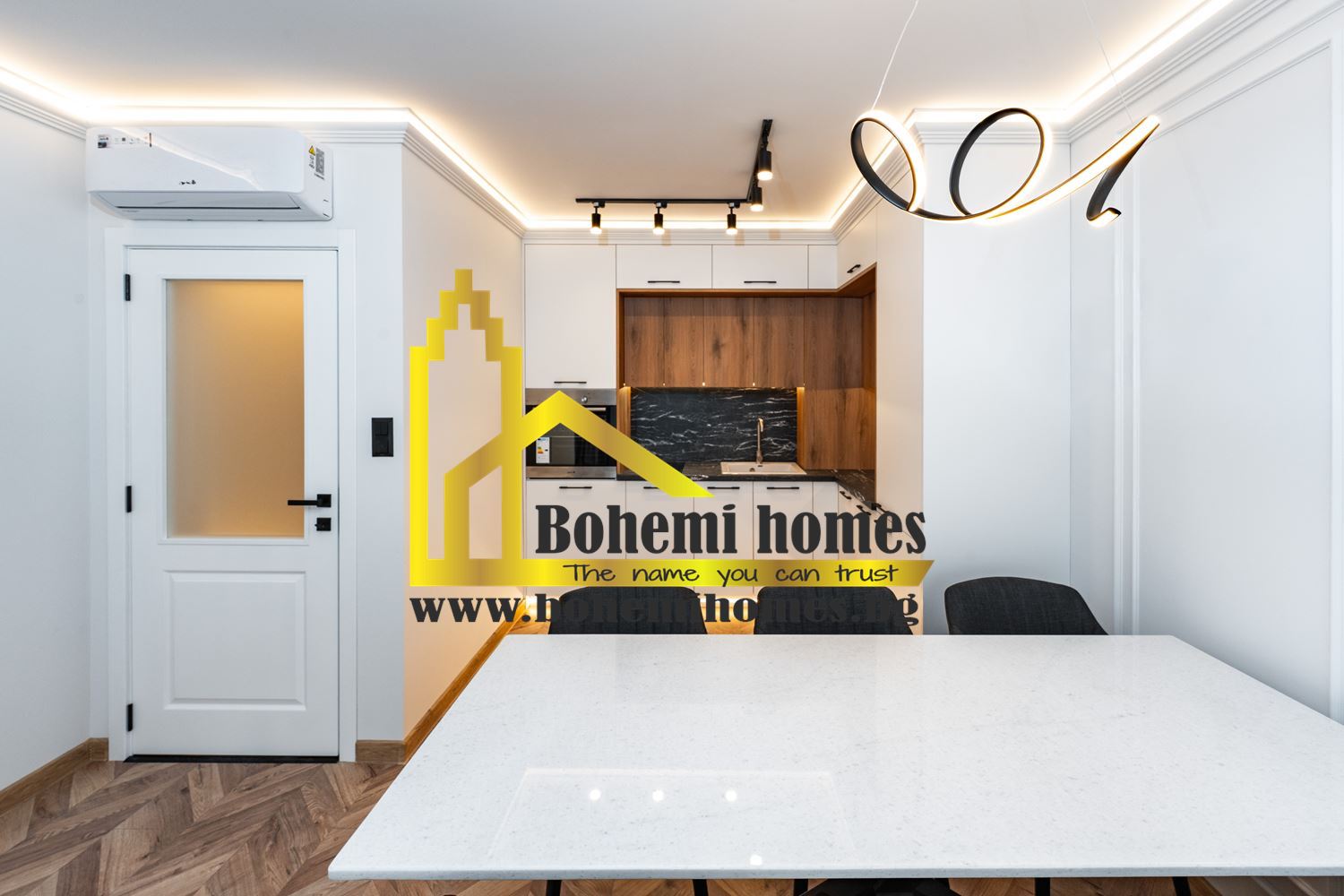 Чисто Нов Дизайнерски Обзаведен Двустаен Апартамент в Южен | Пловдив - 0