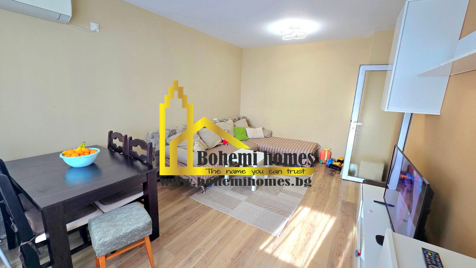 Продава Ексклузивно Двустаен Обзаведен Апартамент в Кючук Париж/Пловдив - 0