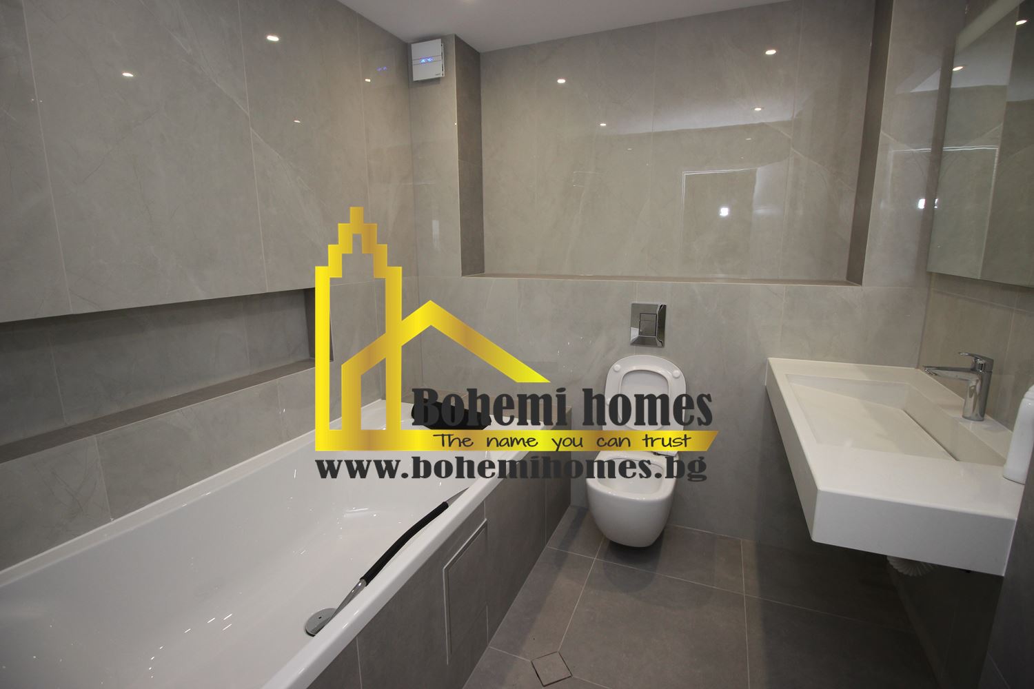 Нов Четиристаен Апартамент До Ключ с Два Гаража в Кючук Париж | Пловдив - 0