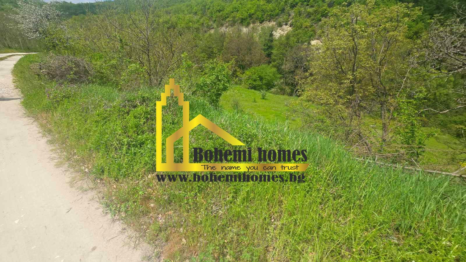 Продавам 1550 кв.м УПИ в с.Храбрино до Река и Гора на 10 километра от Пловдив - 0