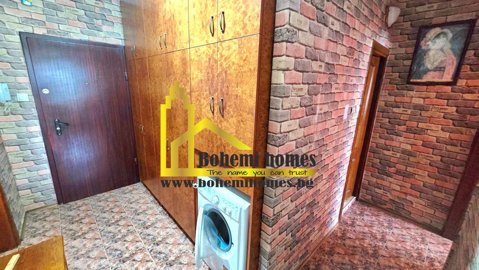 Продава Двустаен Апартамент с Три Помещения и Голяма Тераса в Кючук Париж | Пловдив - 0