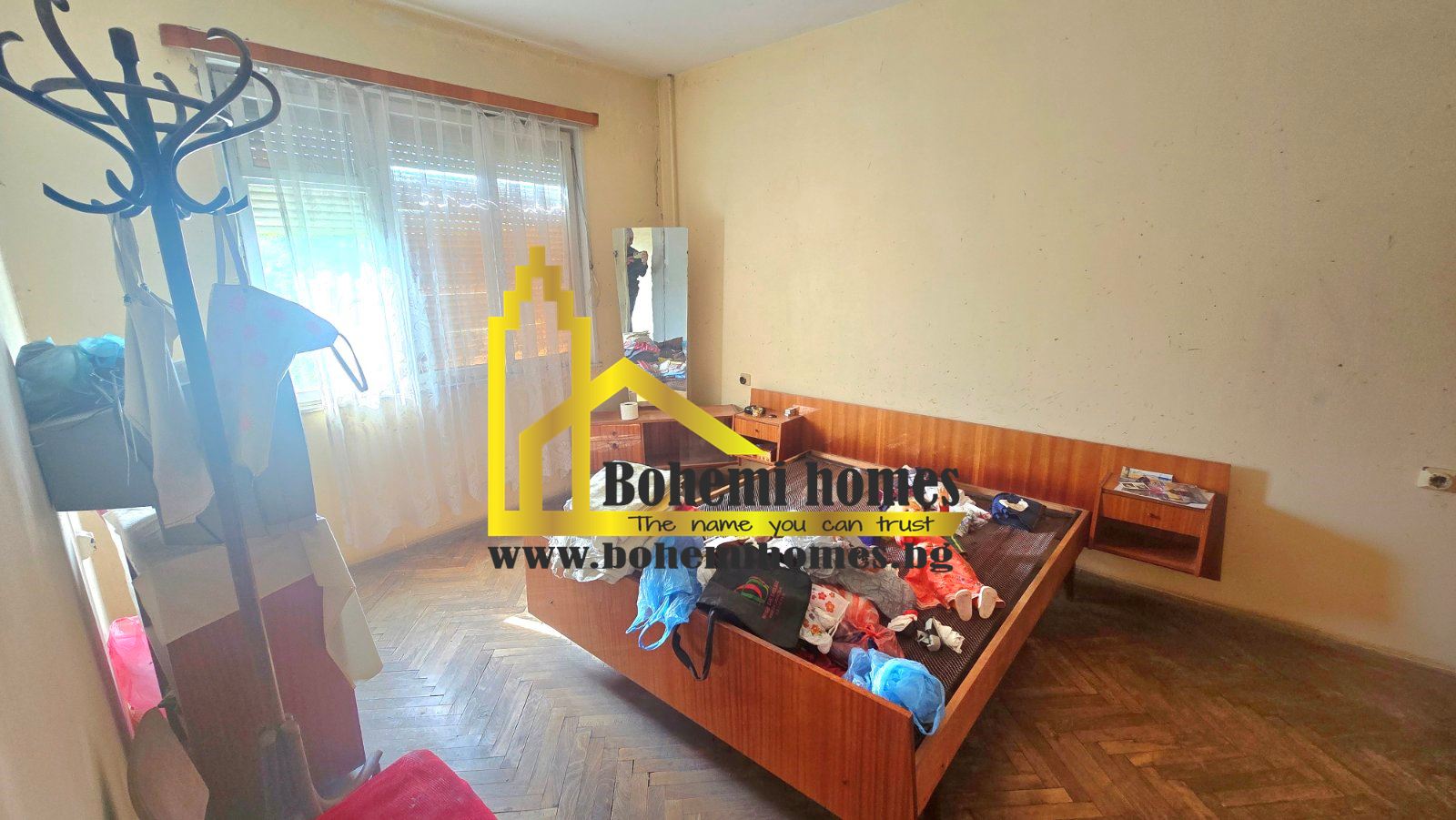 Продава Тристаен Апартамент с Четири Помещения до Слънчеви Лъчи в Кючук Париж | Пловдив - 0