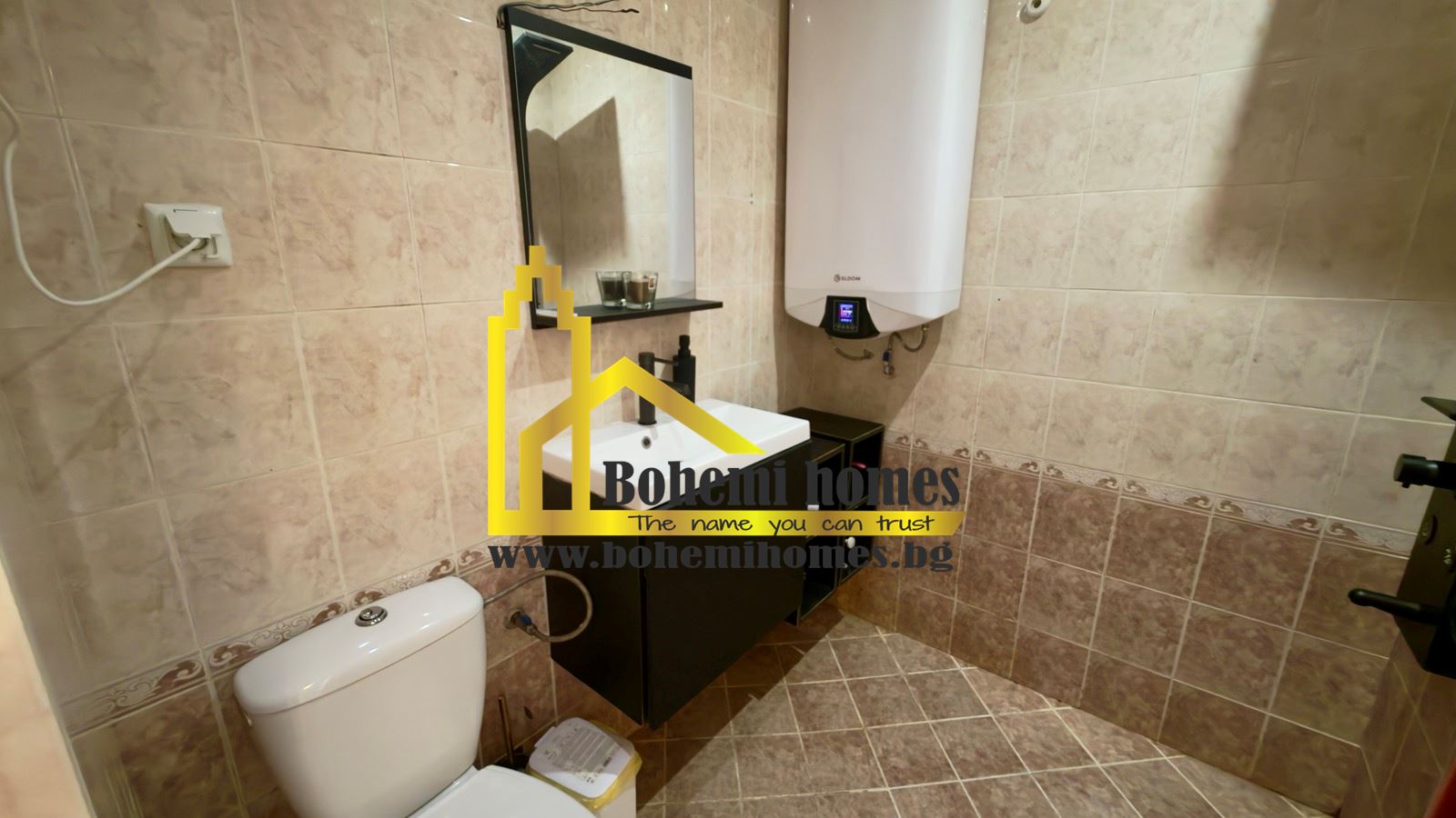 Продава Двустаен обзаведен апартамент с три отделни помещения в град Девин - 0