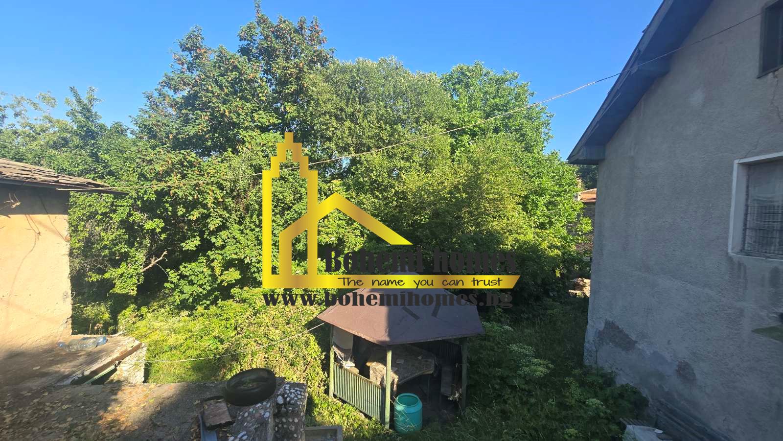 Продава Къща и Плевня с 500 кв.м двор на асфалтов път до центъра на село Бойково l Пловдив - 0